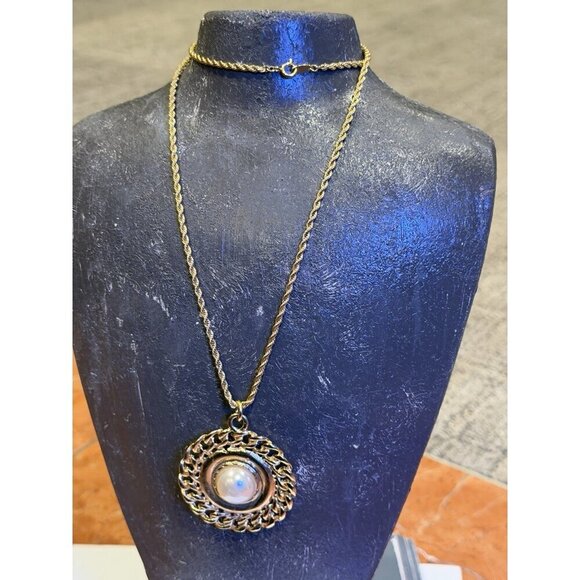 Trifari Jewelry - TRIFARI GOLD ROPE CHAIN ROUND MEDALLION FAUX PEARL PENDANT NECKLACE ROMANESQUE